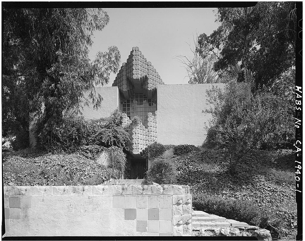 Sowden House, Franklin Avenue front (HABS photograph, Library of Congress, public domain)